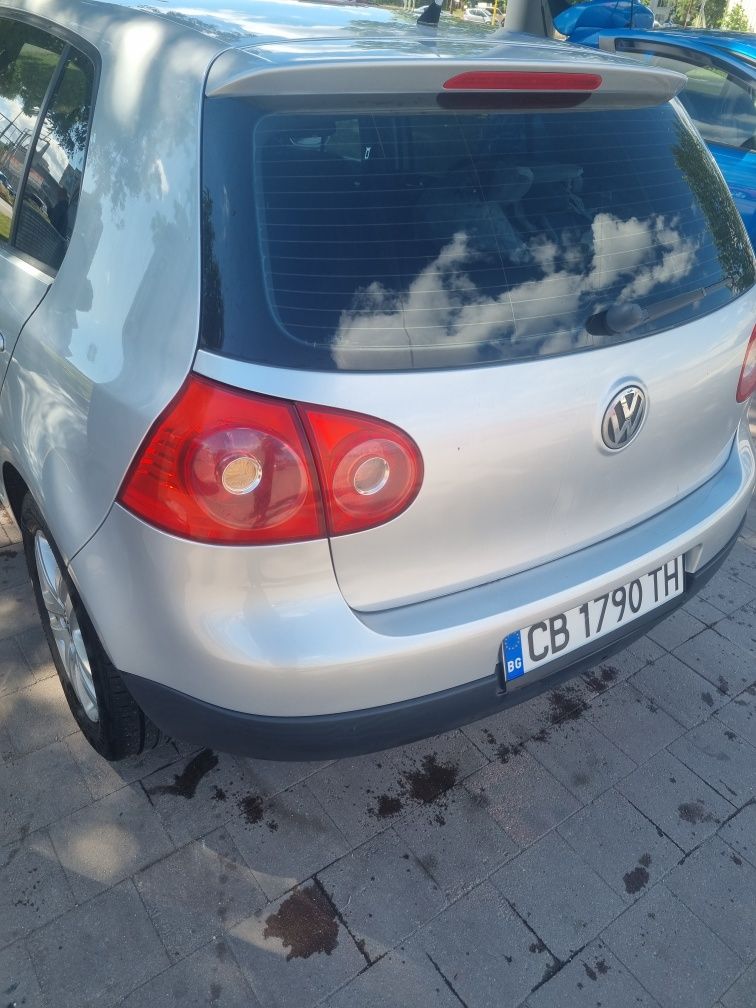 Продавам VW  GOLF 5