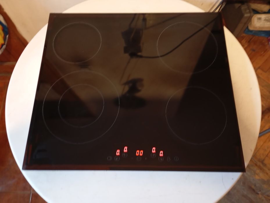 Plita vitroceramica 4 ochiuri