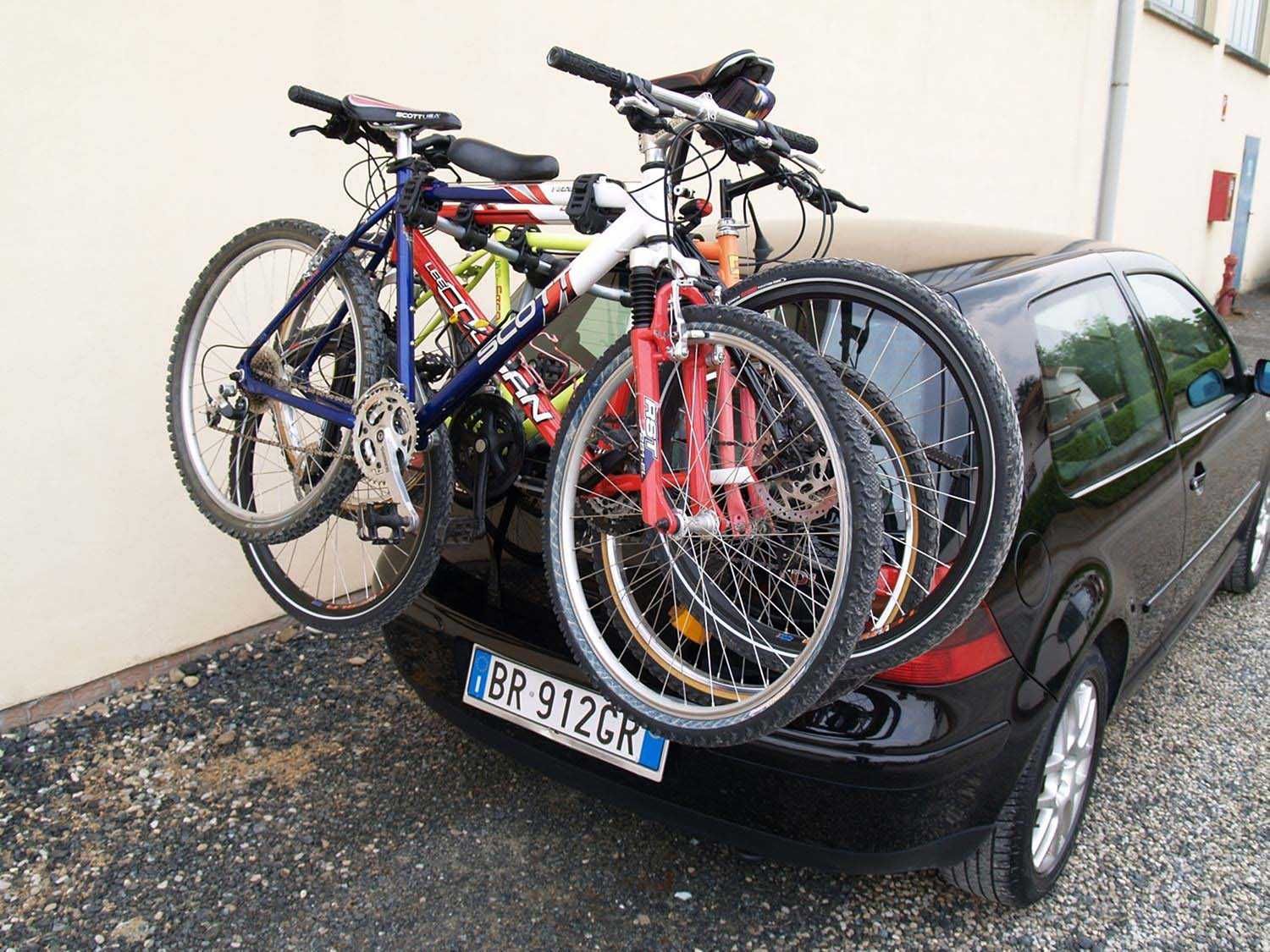 Suport 3 biciclete auto Menabo Mistral cu prindere pe haion portbagaj