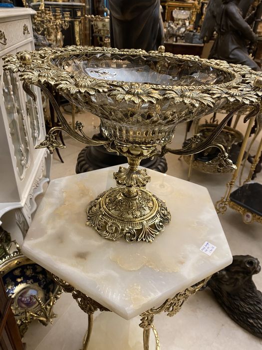 Fructiera cu suport din bronz