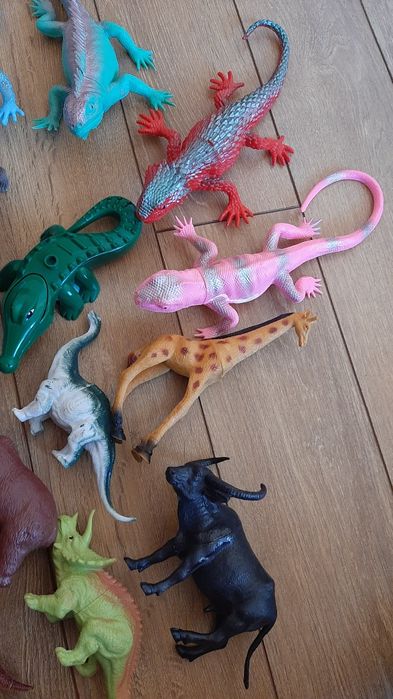 Микс гумени и пластмасови животни