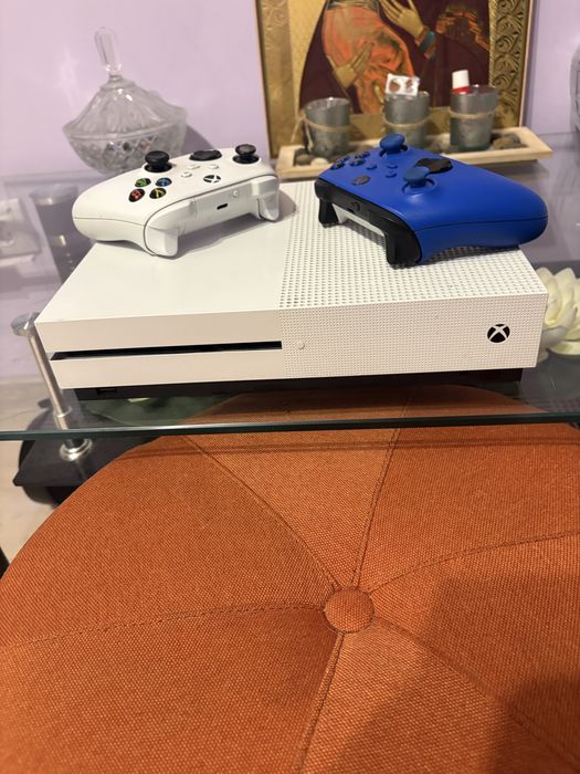 Vand consola  xbox one s