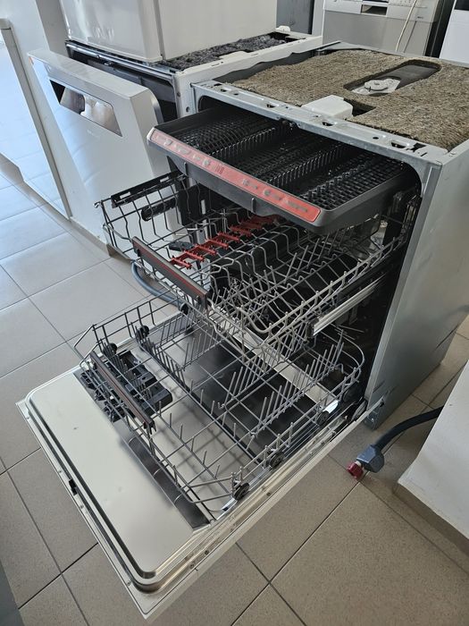 Съдомиялна за частично вграждане AEG