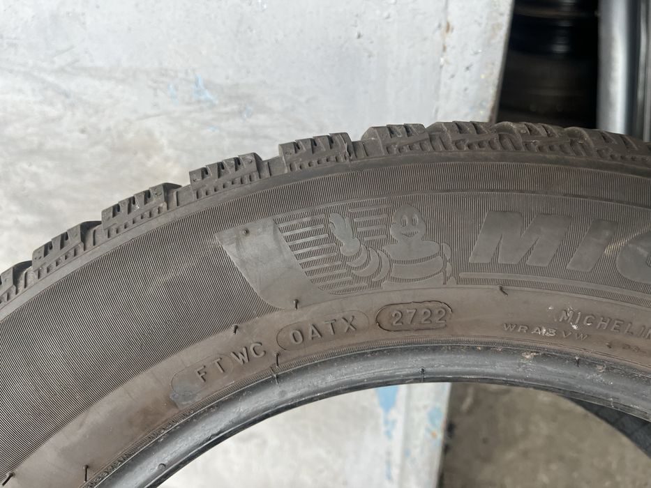 2 бр. зимни гуми 205/55/16 Michelin A6 DOT 2122 5,5-6 mm