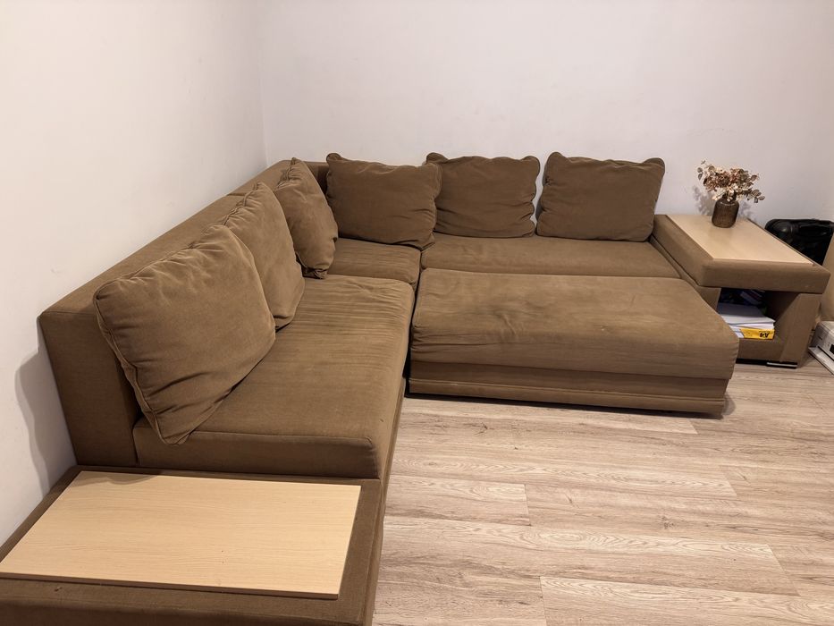 Canapea extensibila + perne + mese