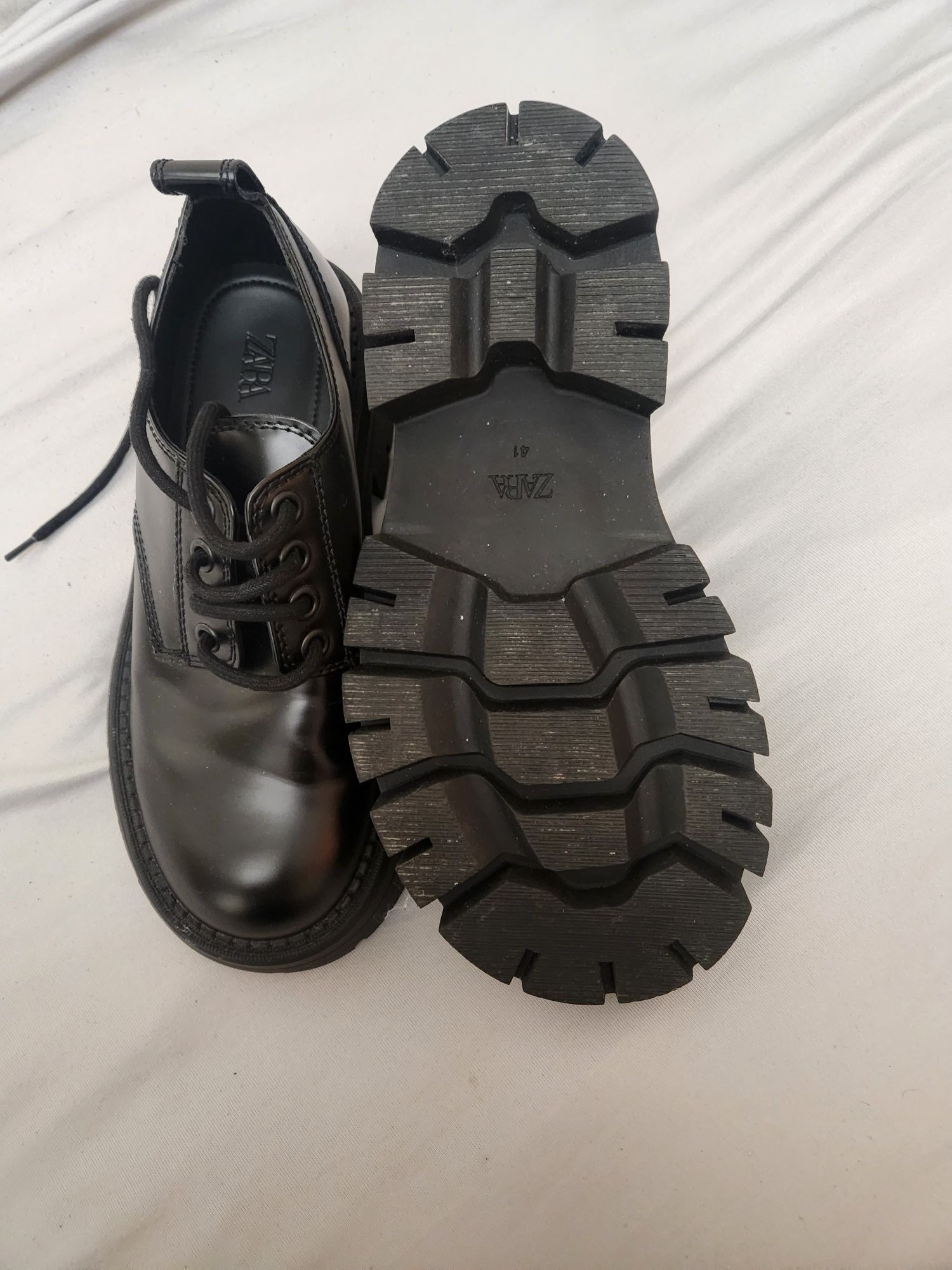 Обувки на ZARA .
