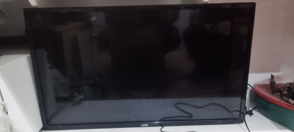 Телевизор срочно сотилади