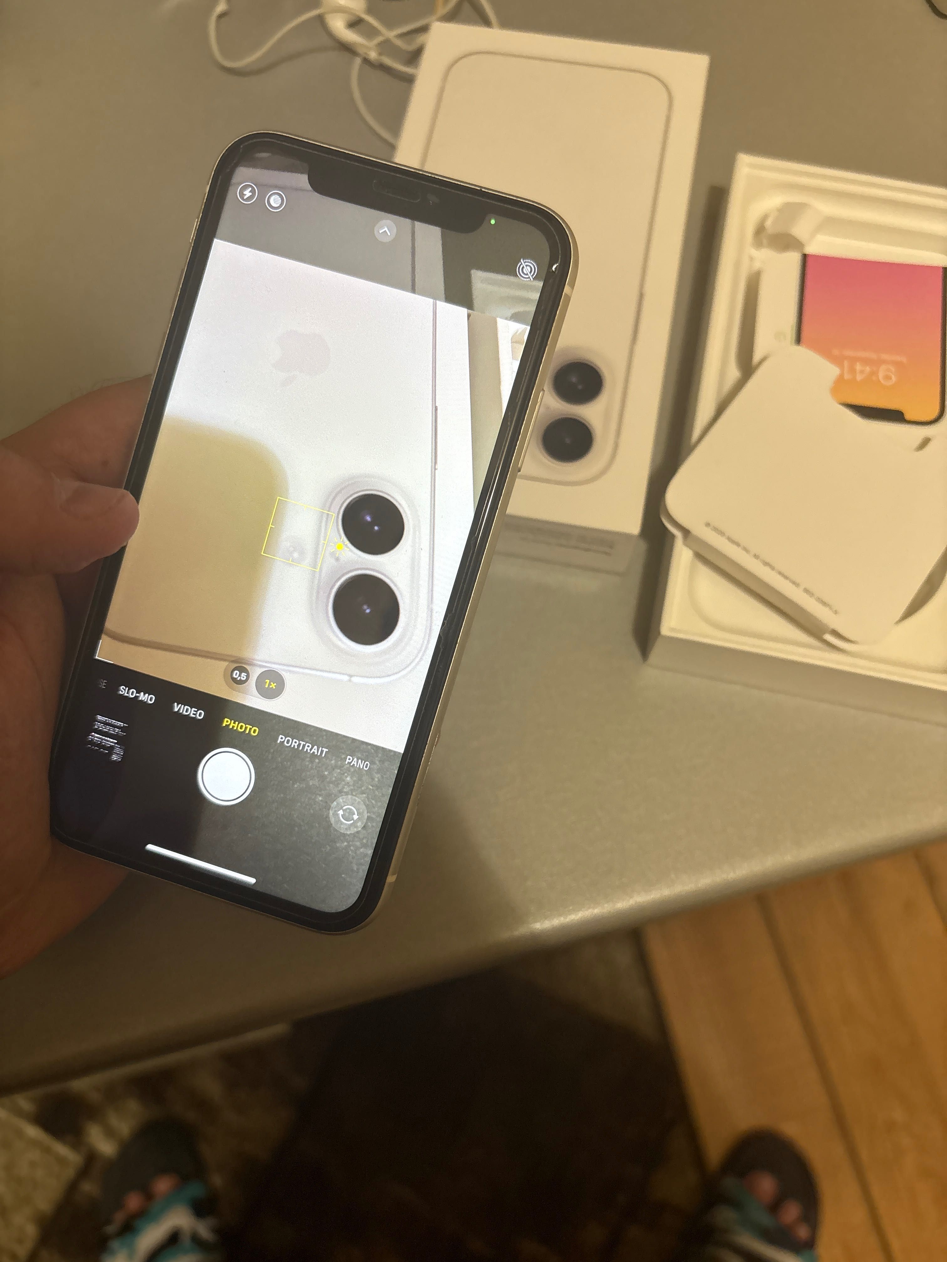 iphone 11 64gb перфектен