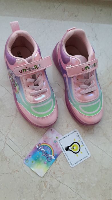 Adidasi roz cu lumini și unicorni, marimea 27, noi, cu eticheta.