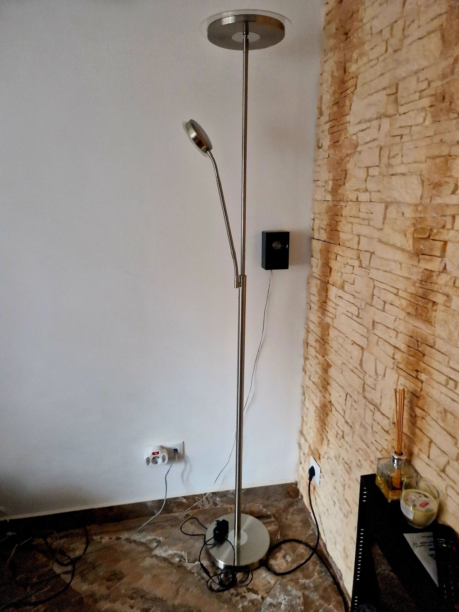 Lampadar crom inalt, led