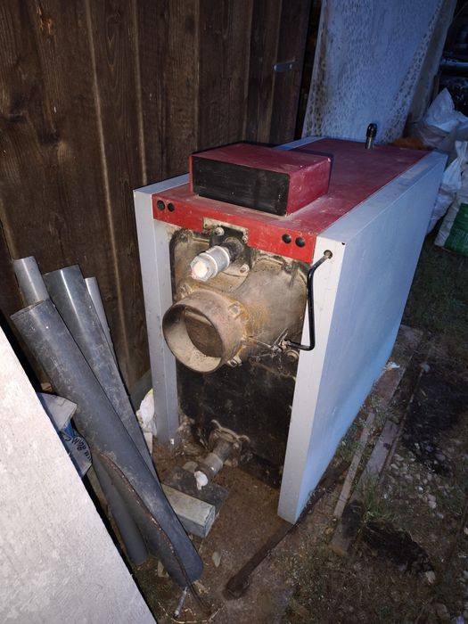 Vând centrala pe lemne marca viadrus 45 kw