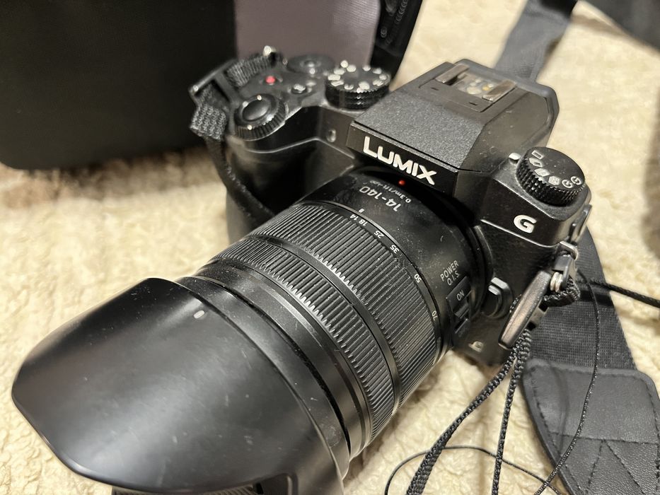 Panasonic lumix G7 cu obiectiv 14-140