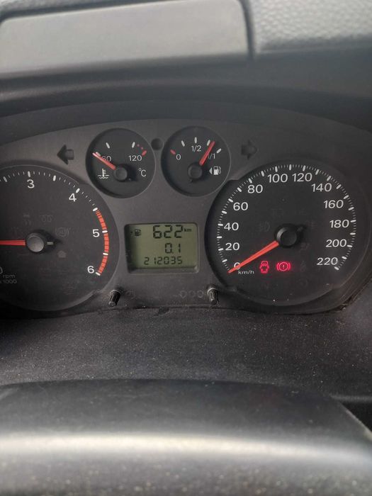 Ford Tansit 2.2L 6 locuri + marfa