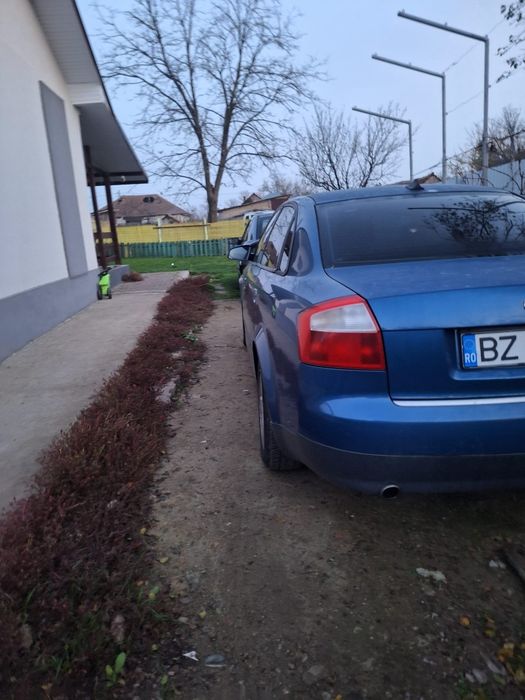 Vând audi A4 motor 1.6 !