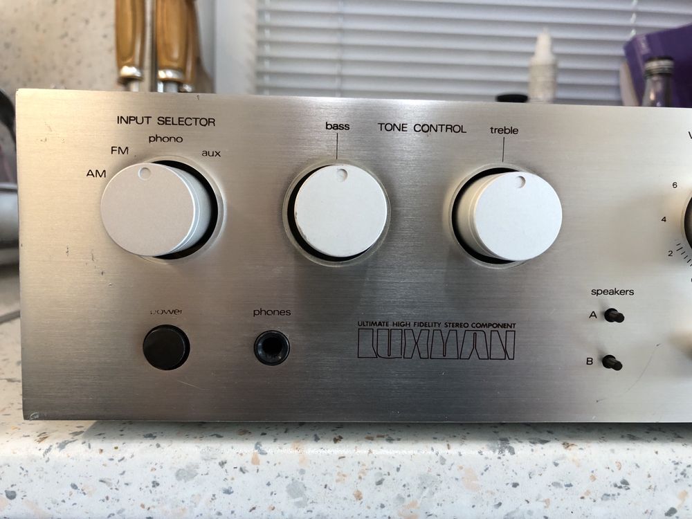 Luxman R-2040 resiver