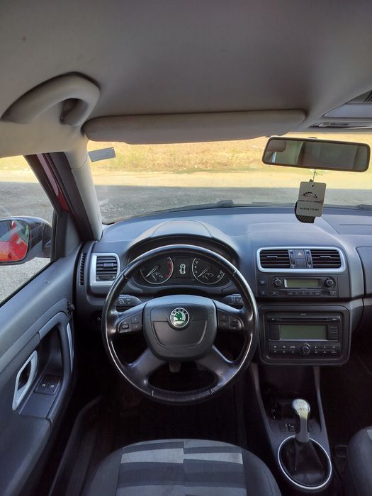 Skoda Roomster / 1.4 / Senz. Parcate / Climatronic / Pilot Auto