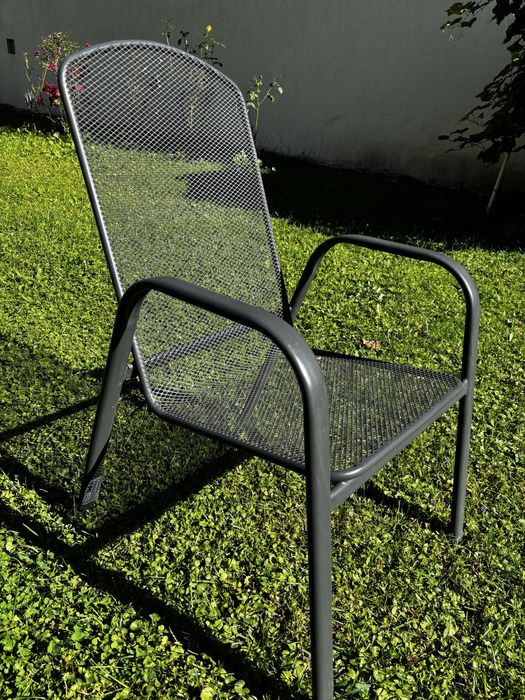 Scaune metal, exterior