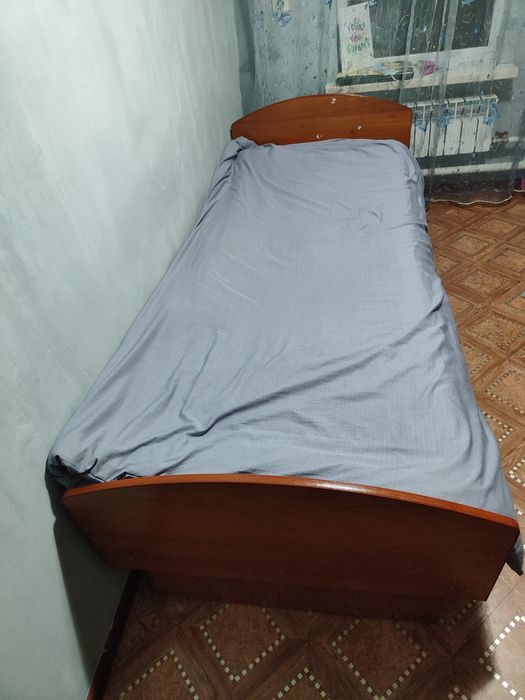 Продам кровать с матрасом б.у.