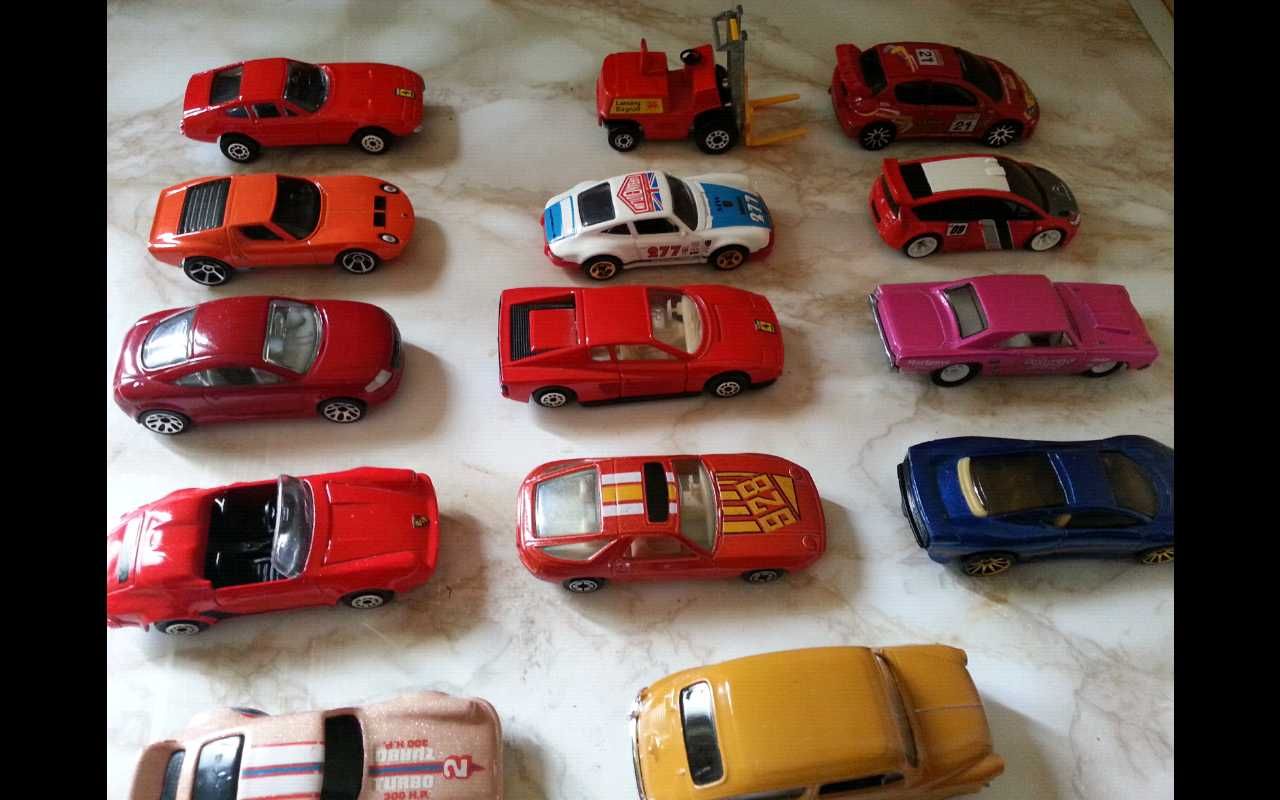 Продавам колички Hot Wheels, Matchbox, Polistil и др
