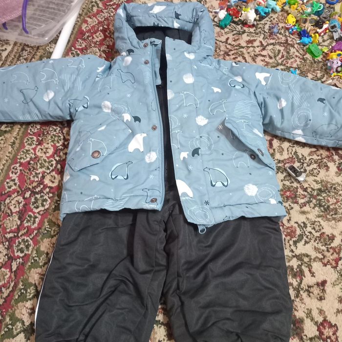 Продаётся детская куртка с комбезом