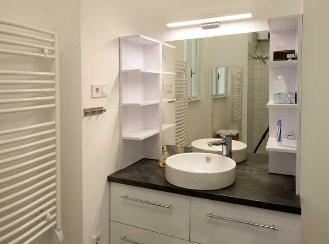 Дава се под наем Тристаен апартамент в Пловдив, Център - 76 кв.м за 234.6 € - Снимка #2