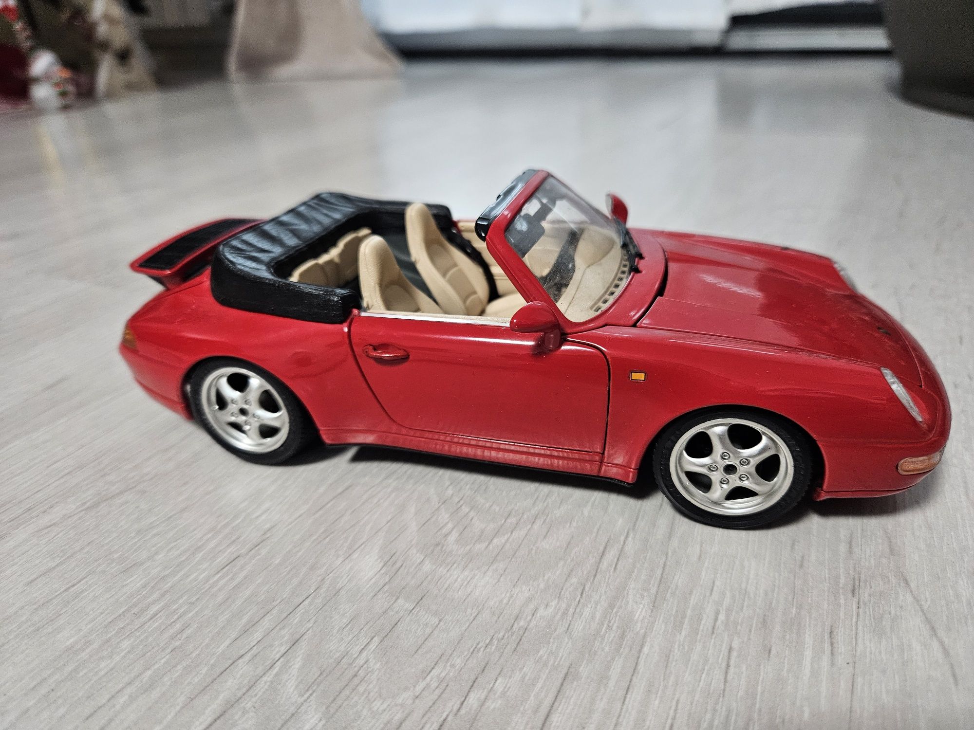 Macheta Porsche 911 Carrera 1:18 Impecabila