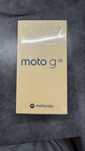 Продавам чисто нов запечатан Moto G05 + подарък слушалки!