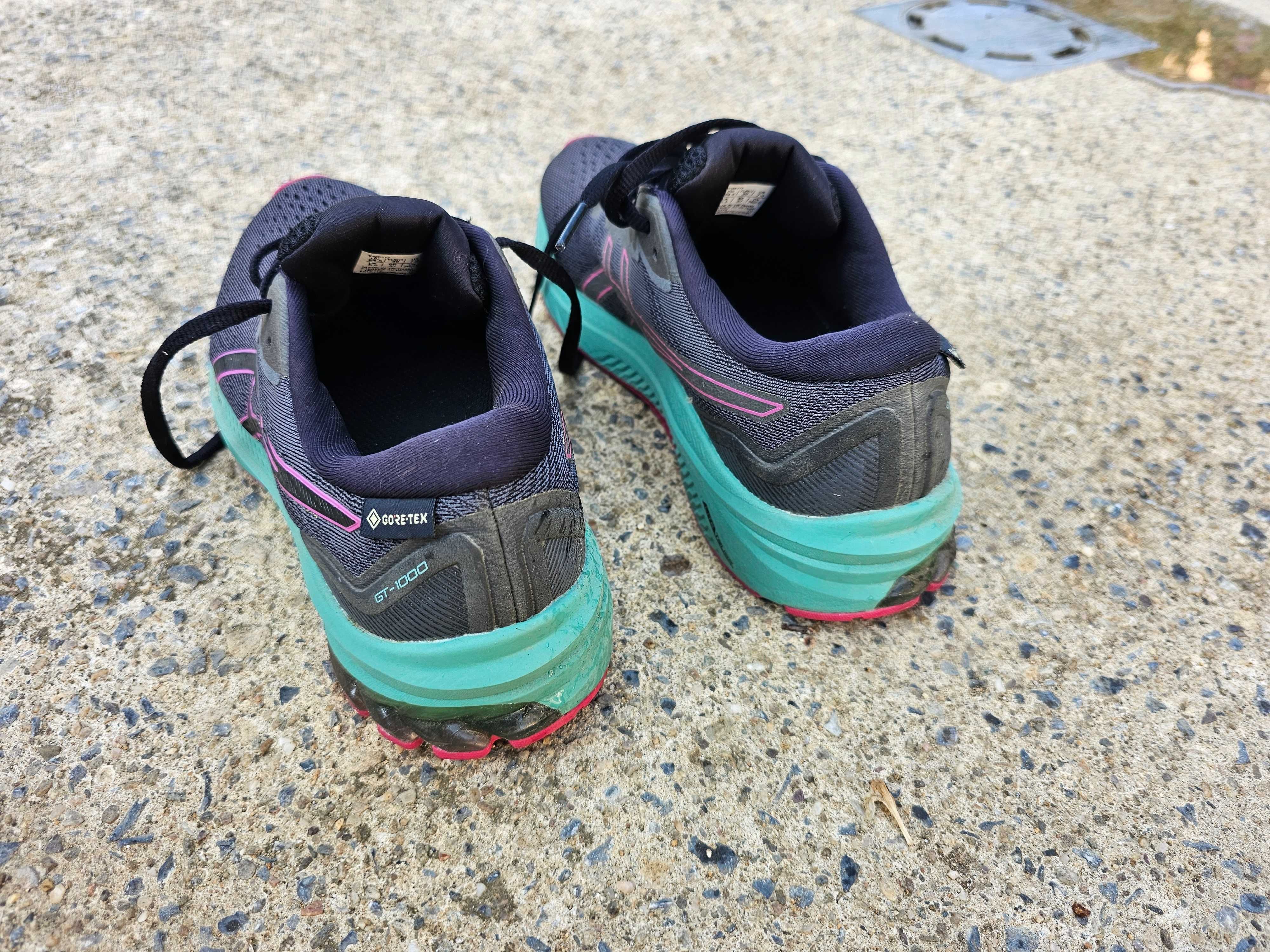 Маратонки ASICS Gore tex 37.номер. Перфектни.