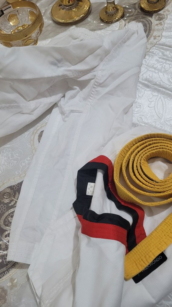 Taekwondo uchun mahsus kiyim