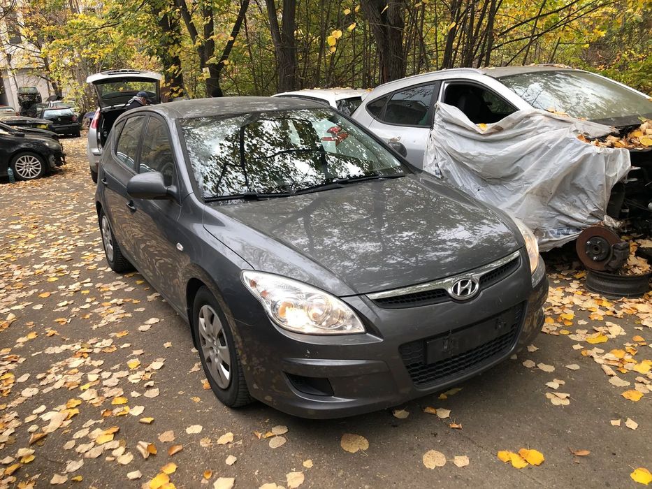 Dezmembrez Hyundai I30 2008 gri benzina gri inchis