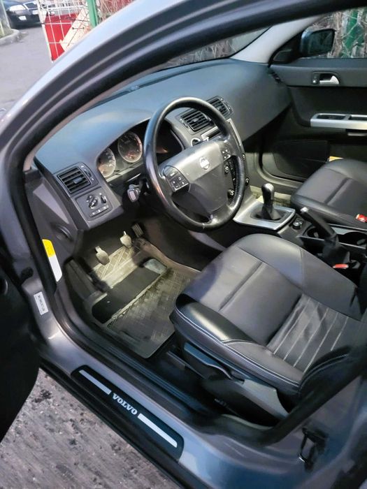 Volvo S40, an 2004, motor 2521 cm³ 220 CP, Benzină, Dotări, 2940€