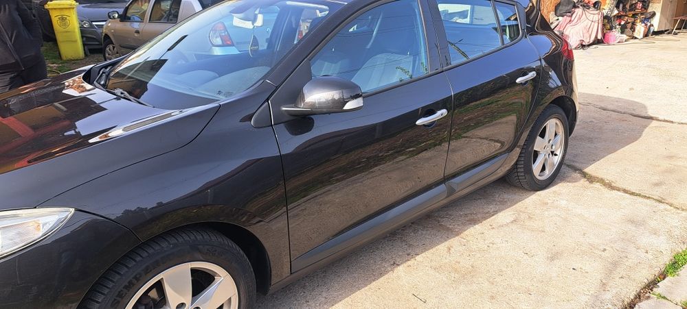 Renault megane2010motor,diesel,110c.p,A.c.pret3000euro neg.