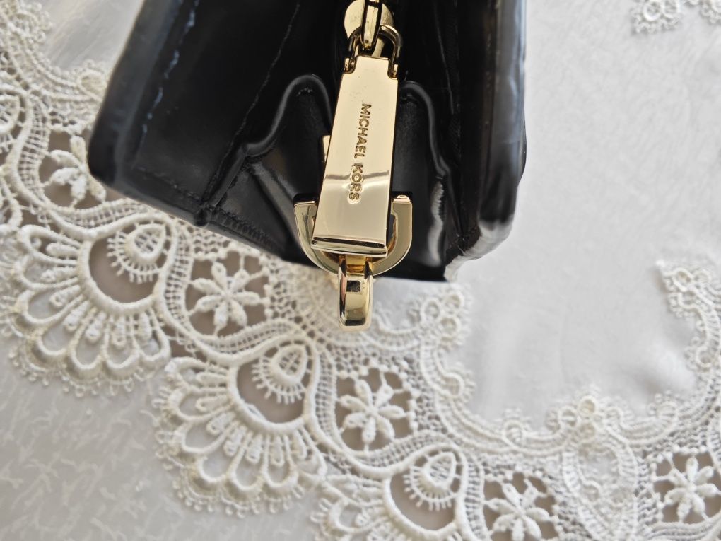 MICHAEL KORS оригинална чанта