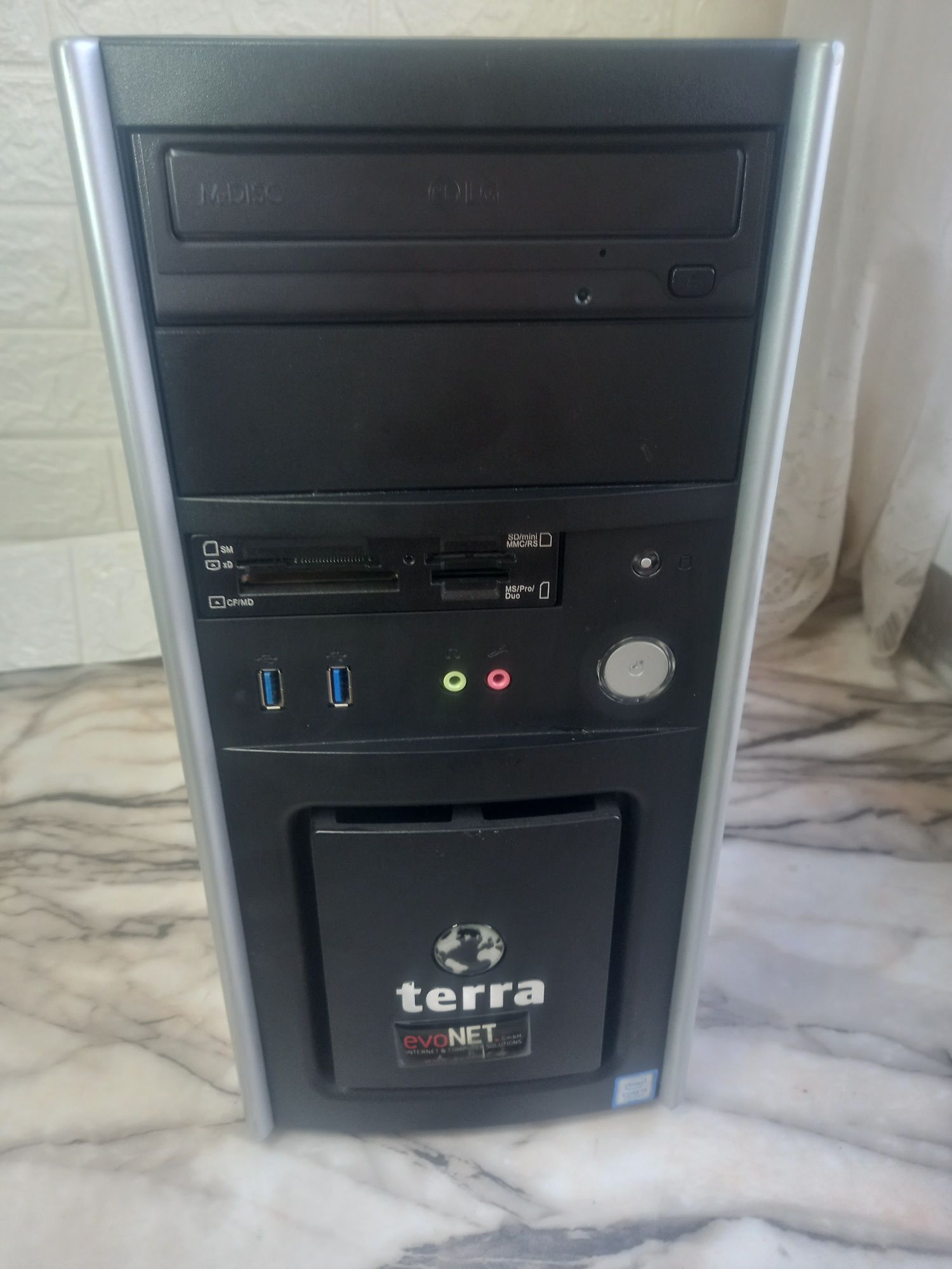 Геймърски компютър Intel® Core™ i5-7400 16gb DDR4 Ssd AMD RX570 4GB