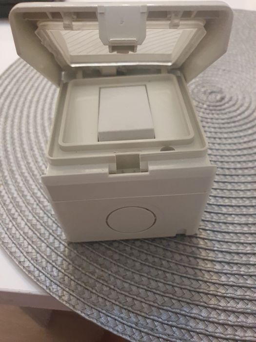 Vând întrerupător exterior