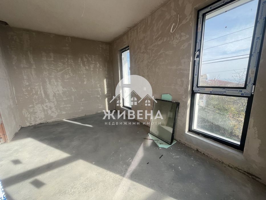 Продавам нова двуетажна къща, м-т Траката, РЗП: 140 кв.м