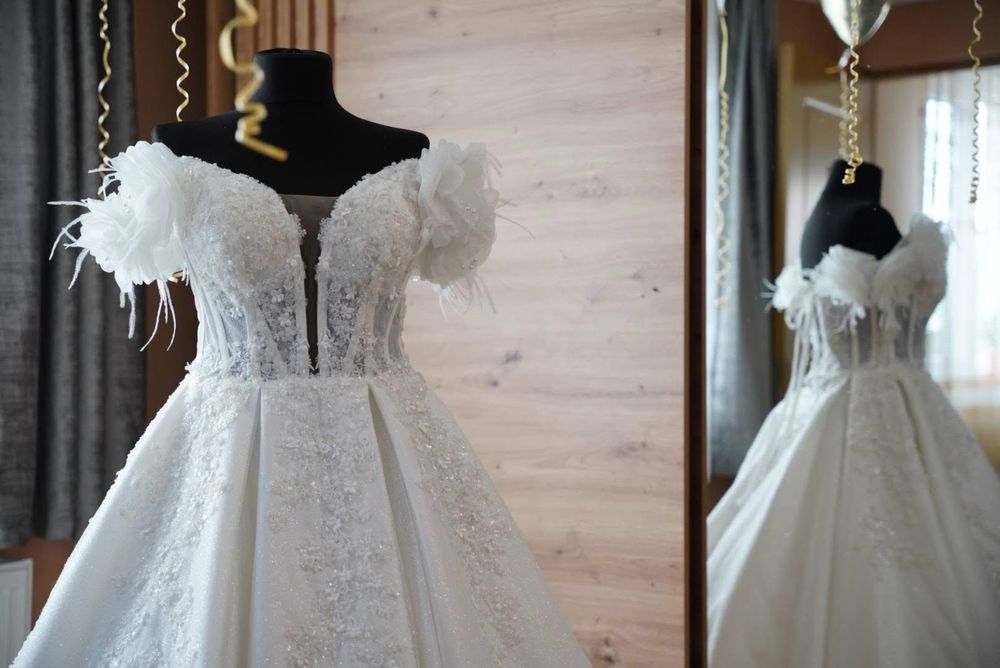 Vând rochie de mireasă