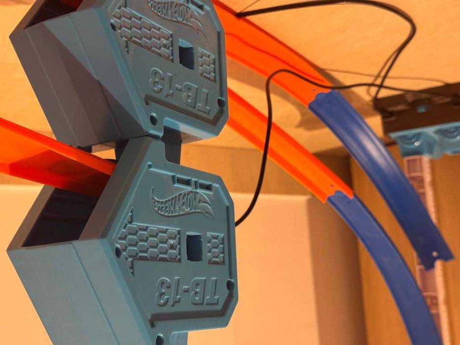 Писта Hot Wheels Track Builder kit with power boost.Най-добрата серия!