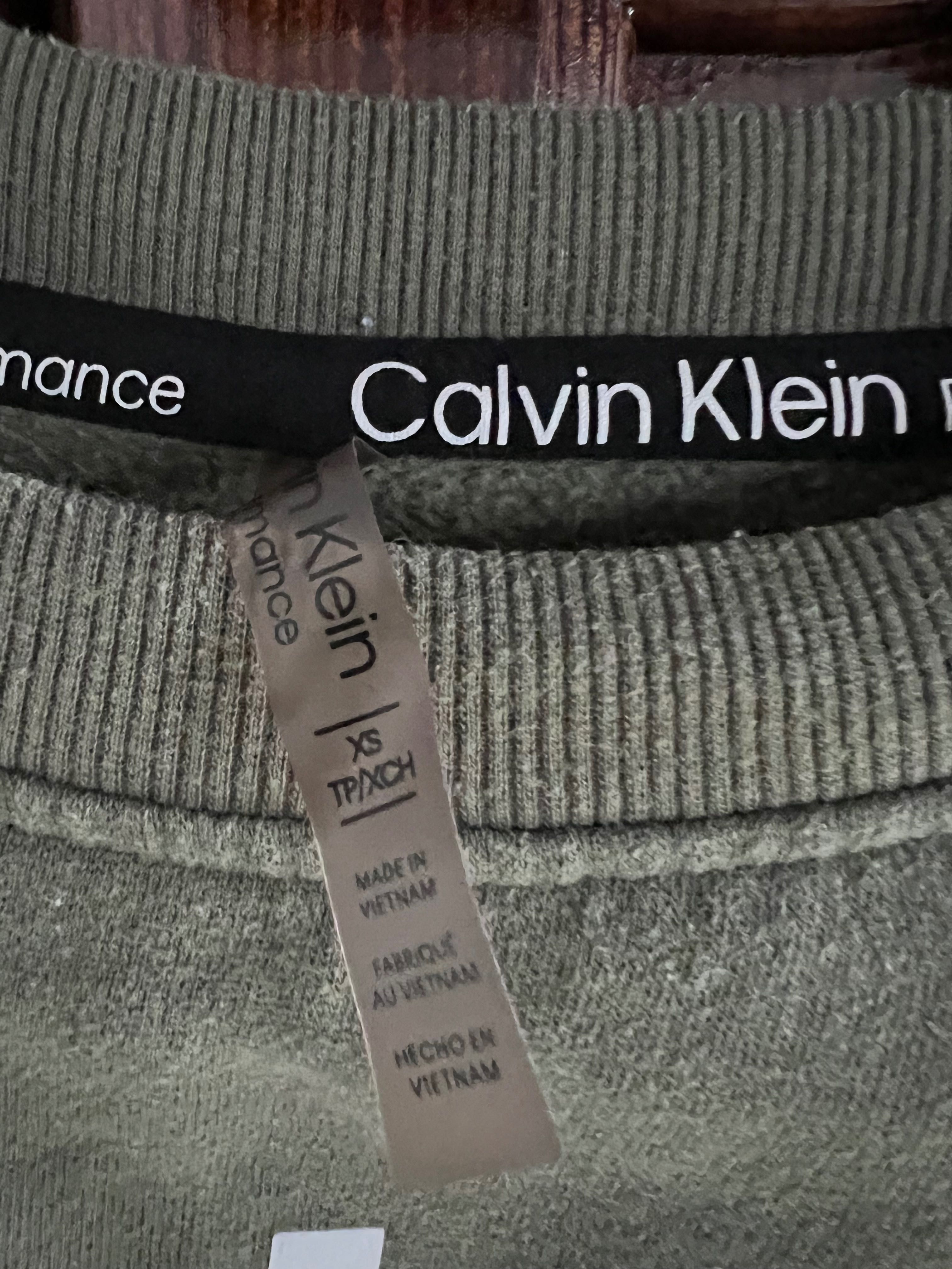 Calvin Klein Оригинален суичър !