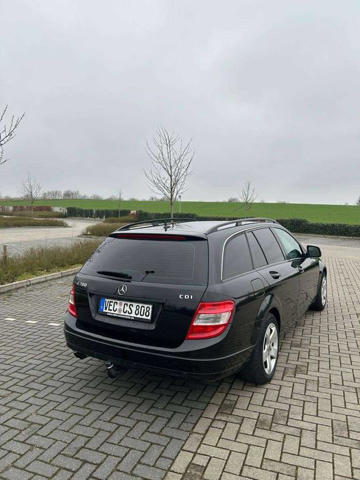 Închirieri Auto | Cele Mai Bune Prețuri | Fără Garanție!