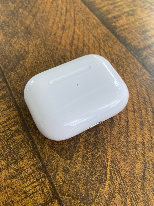 ЧИСТО НОВИ/оригинални Airpods pro 2