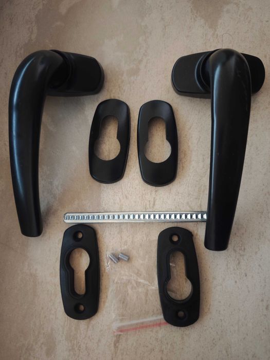 Дръжка за алуминиева и PVC дограма