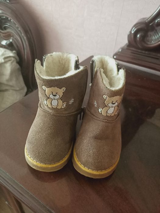 Продам сапожки угги