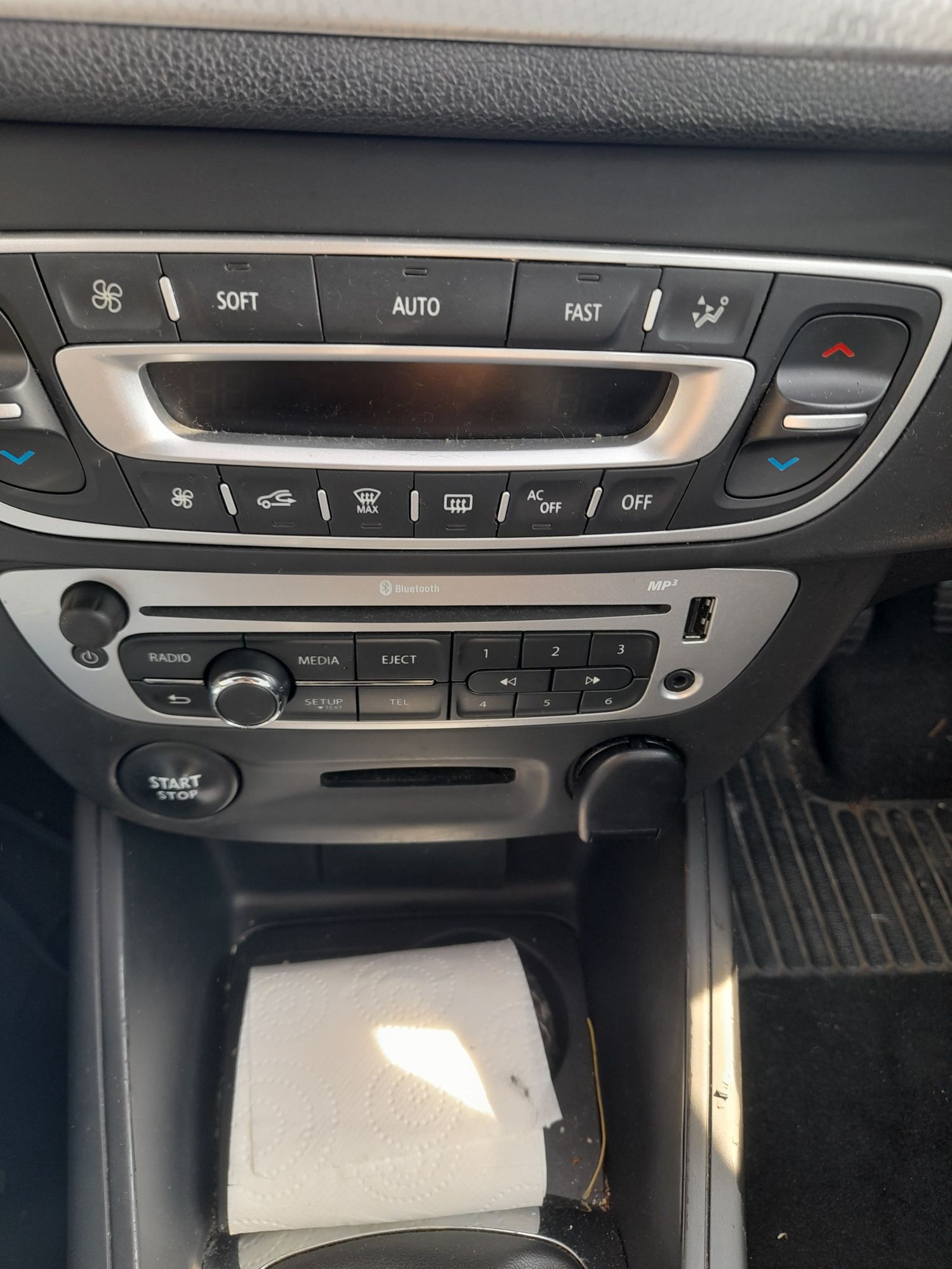 Megane 3 antena radio si alte piese