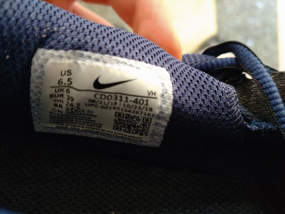 Adidasi Nike mărimea 39 noi