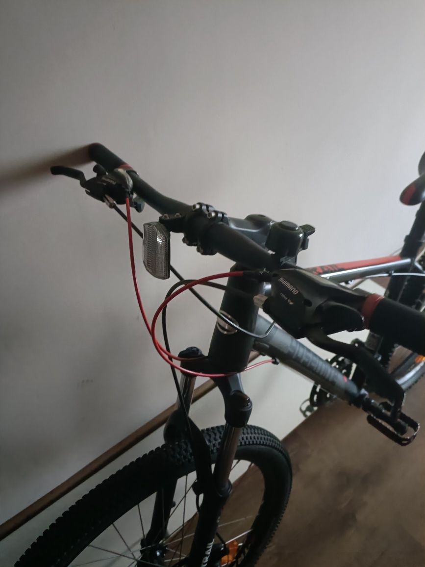 Vând bicicleta yusemite