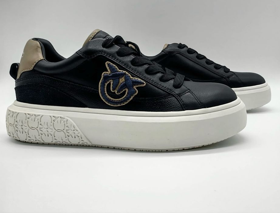 Чисто нови отигинални Pinko