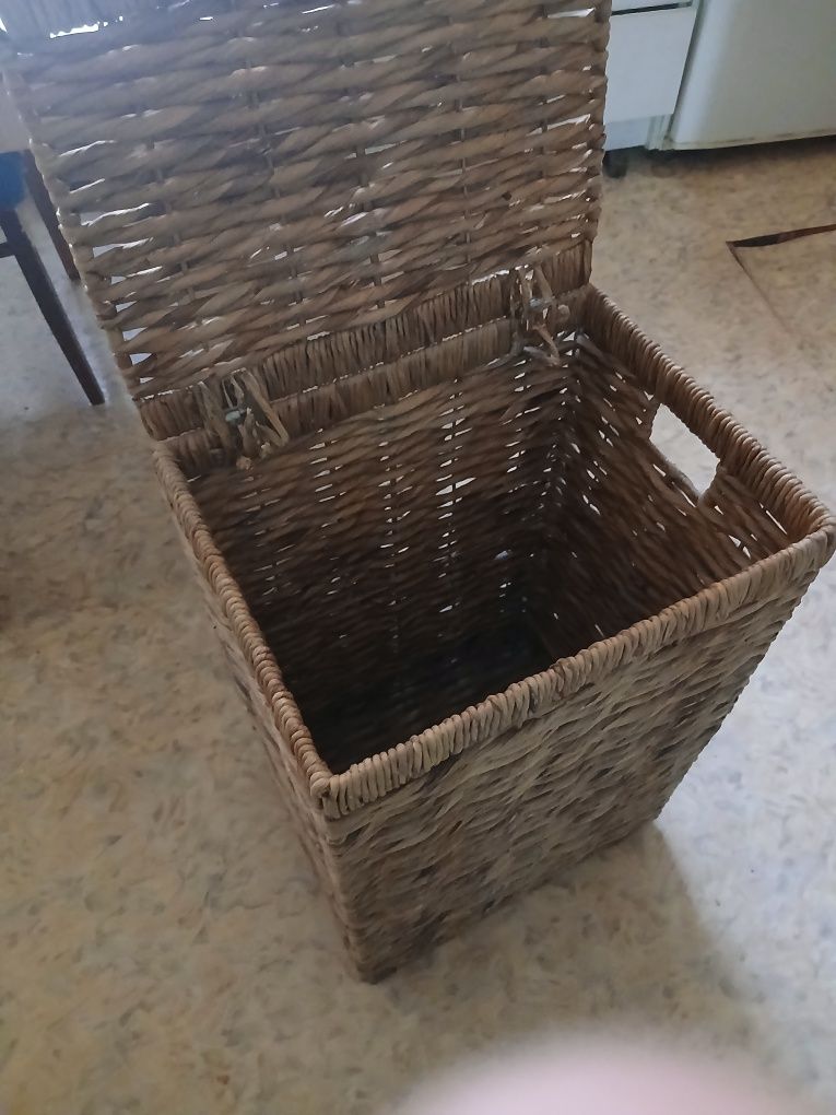 Продаю корзину для вещей