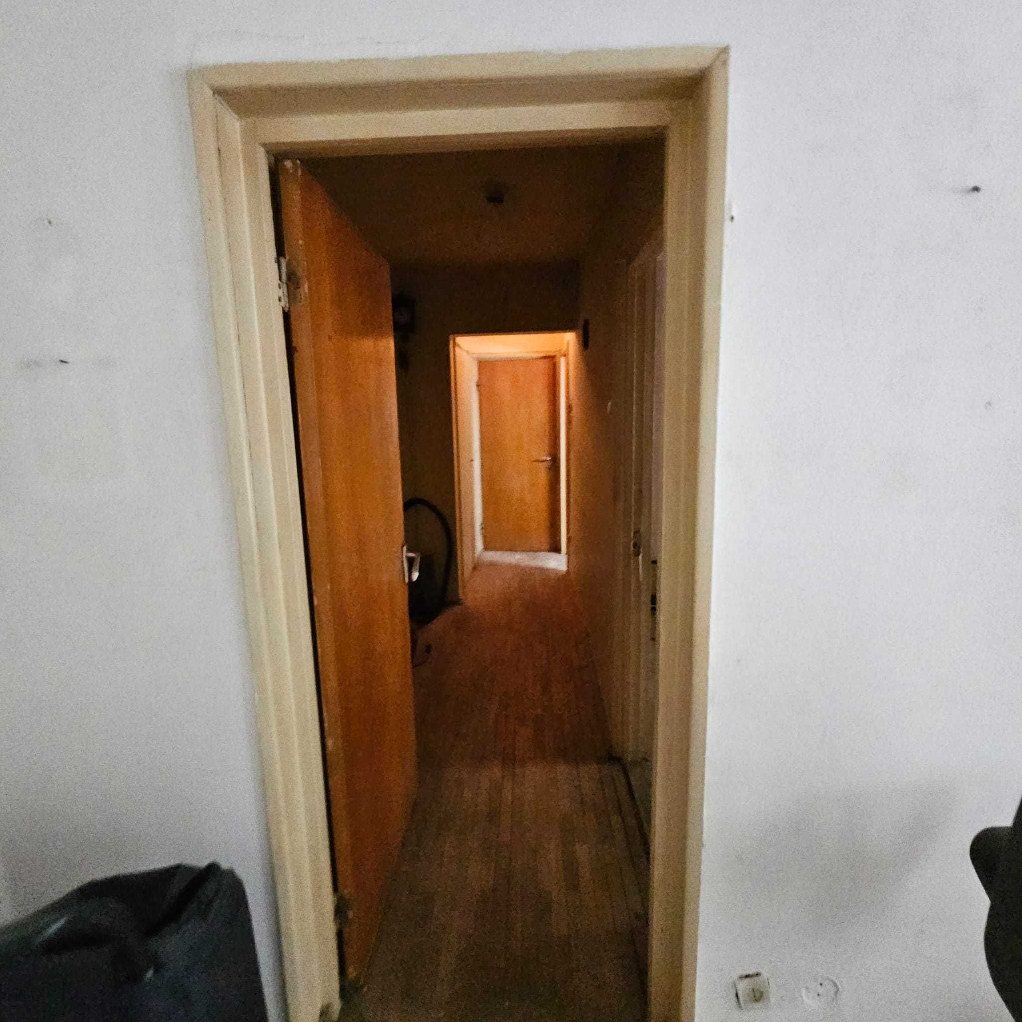 Apartament 3 camere Titan - Piata Minis