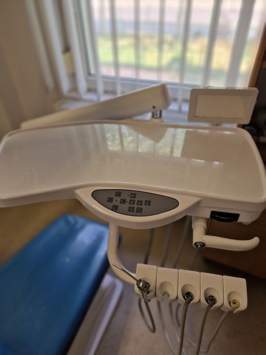 vând unit dentar TAOS 800